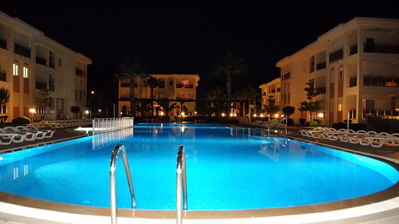 Apartment Four Seasons Sokak No 07600 *