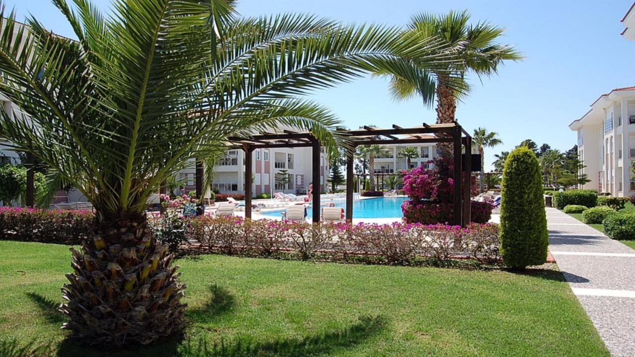 Four Seasons Sokak No 07600 * Side