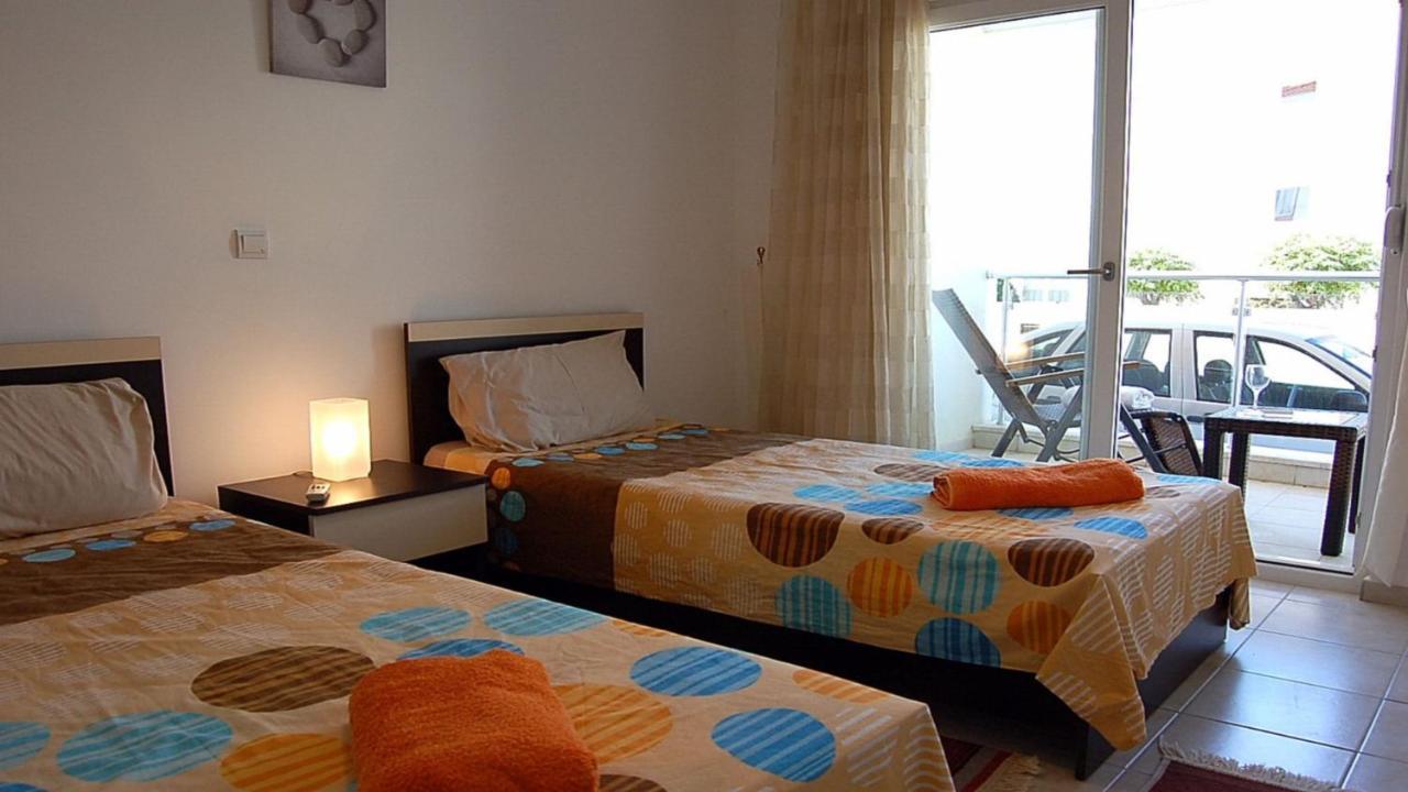 Four Seasons Sokak No 07600 * Side